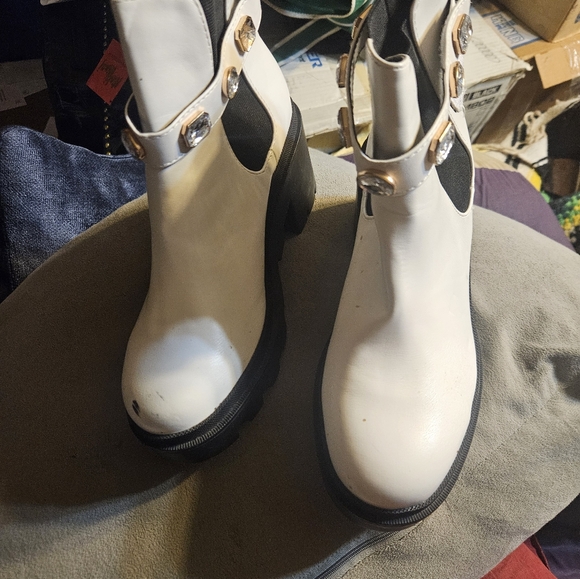 Women's Platform 3/4 White Fashion Ankle boot with Faux Stones - Picture 15 of 15